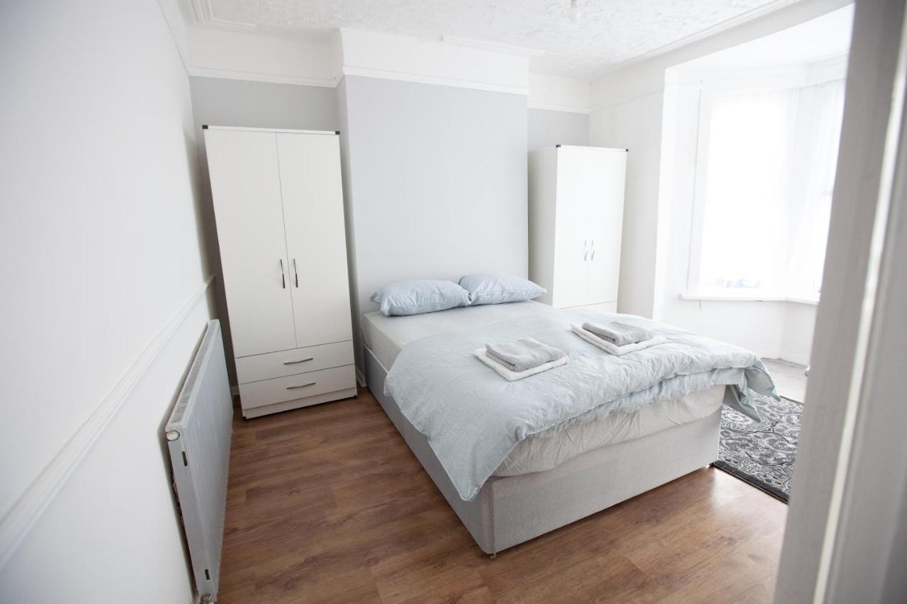 Beach Palace Clacton-on-Sea Bagian luar foto
