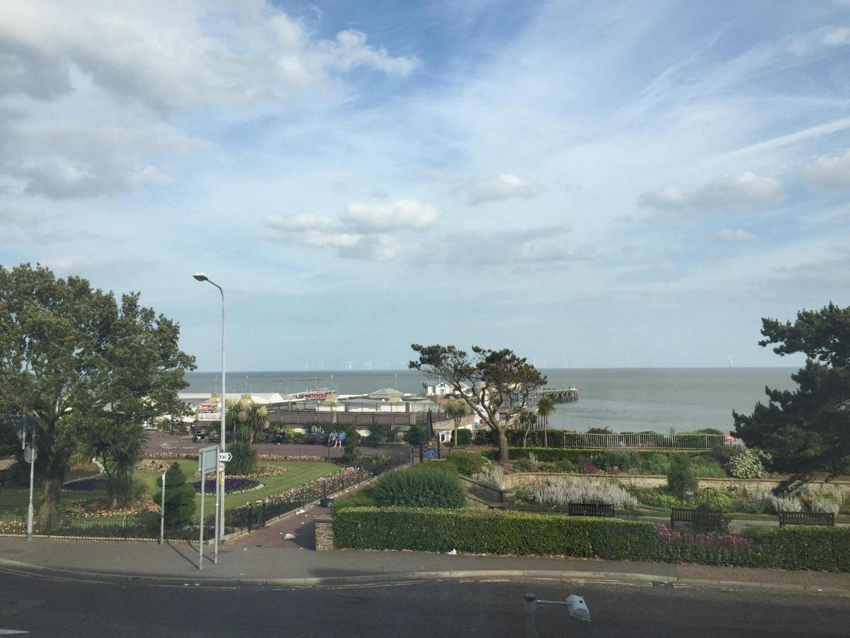 Beach Palace Clacton-on-Sea Bagian luar foto